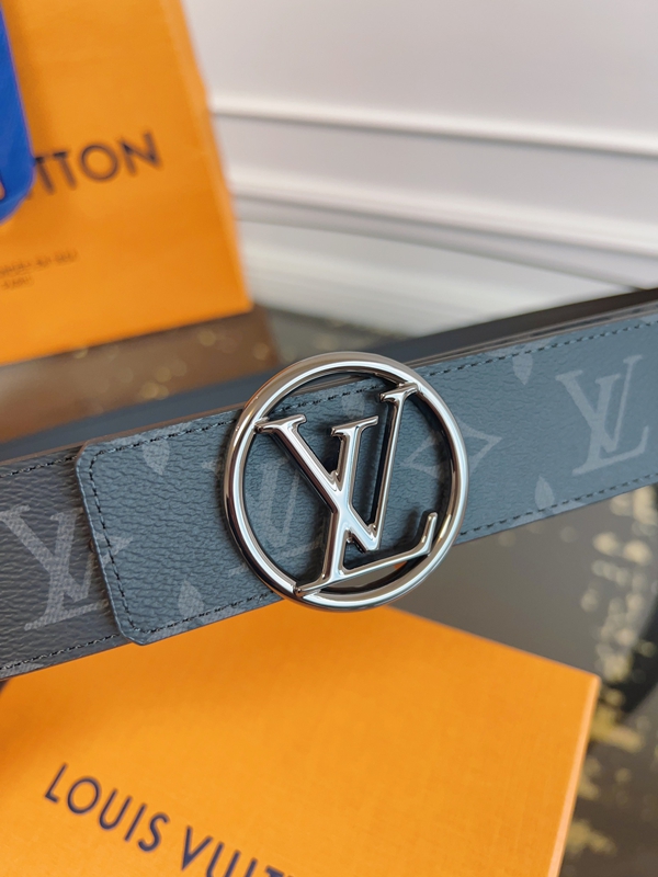 ルイヴィトンベルト背面デザイン